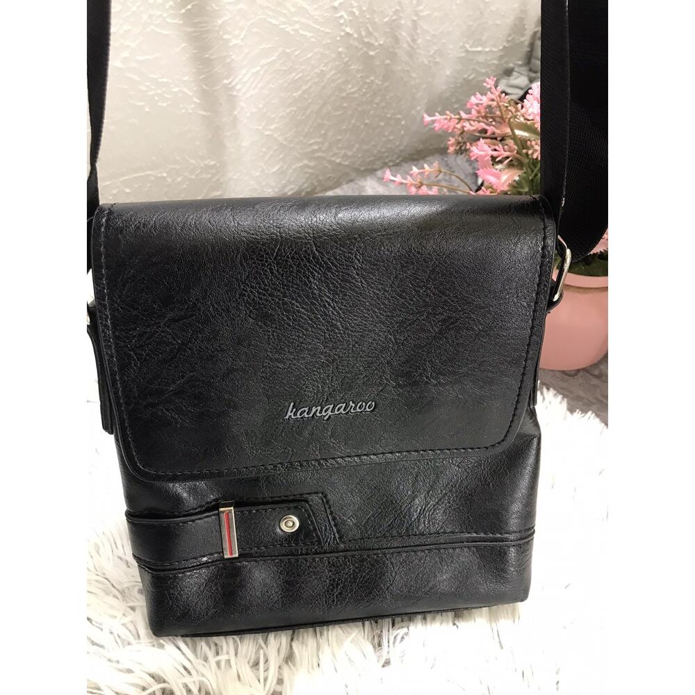 Kangaroo Black Men's Leather Messenger Bag